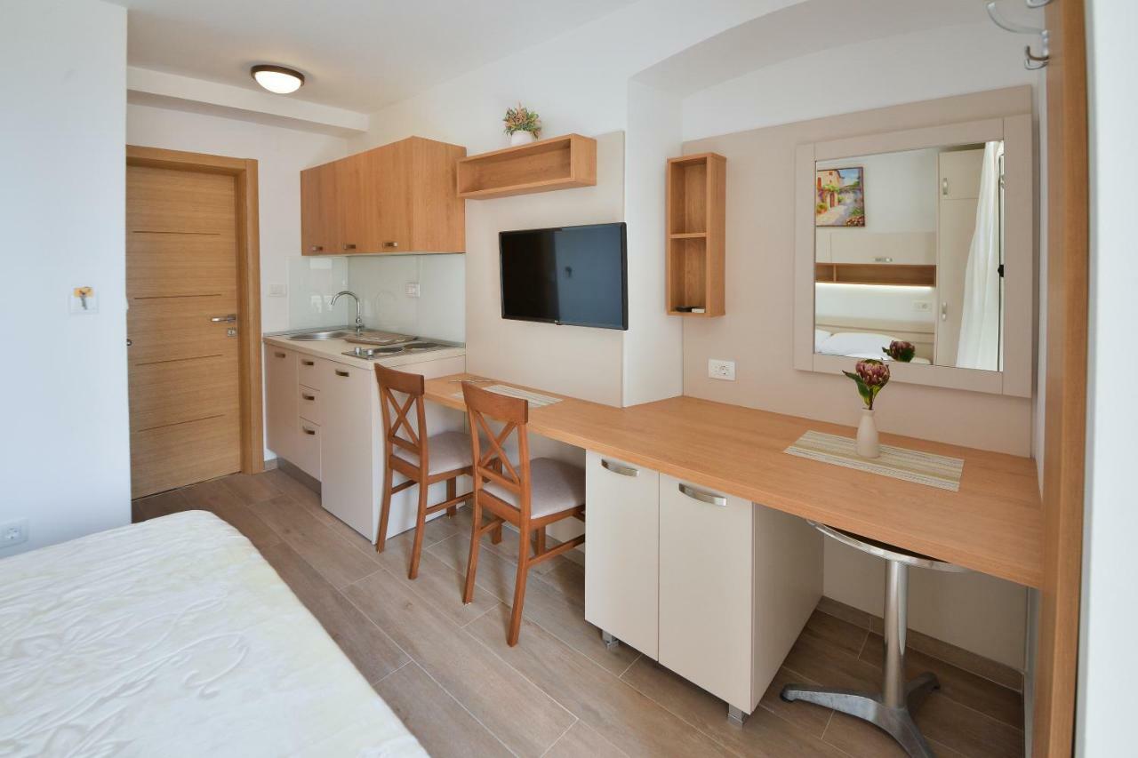 Apartmani Ljubo Rafailovic 2 Rafailovici Exterior foto